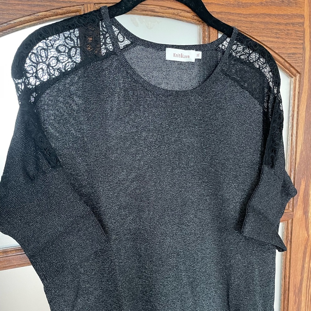 BRAND NEW - Women’s Fashion Knit T-Shirt Tee- XL- Black
